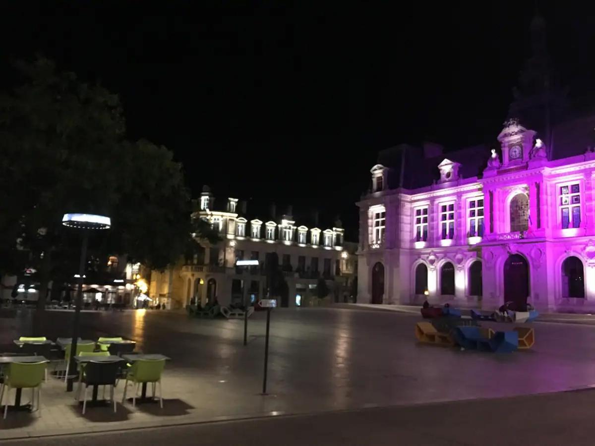 Le Square : Appartement Climatise En Centre Ville Poitiers Exterior photo